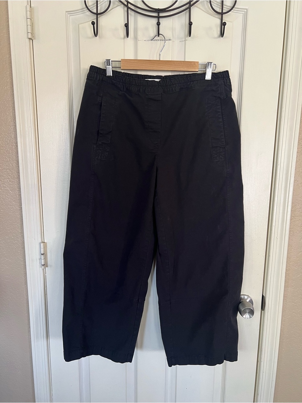 Banana Republic Black Barrel Leg Crop Pants Elastic Waist Cotton Stretch Size L